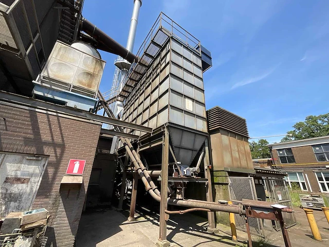 Silo - afbeelding 12 van  23