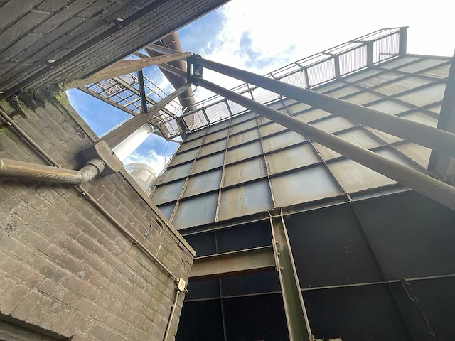 Silo - afbeelding 20 van  23