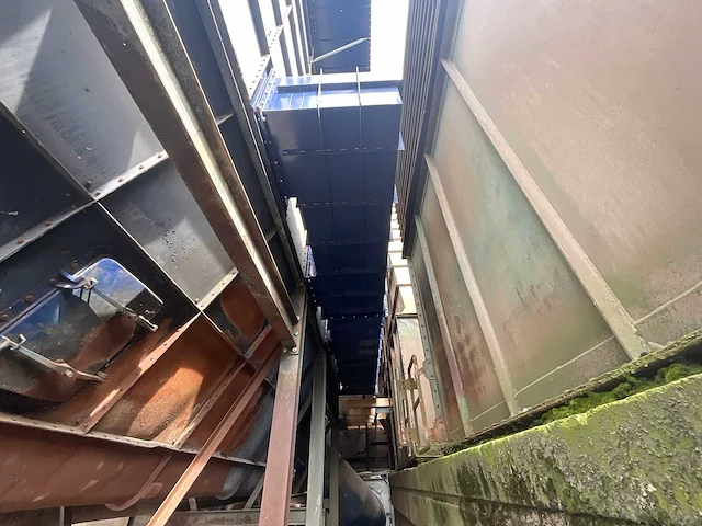 Silo - afbeelding 22 van  23