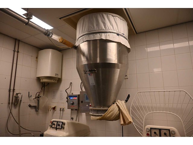 Silowacht rvs weegbunker met siemens touchscreen besturing - afbeelding 1 van  3