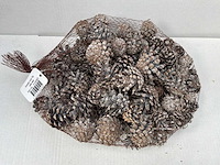 Silvester cone white wash zak dennenappels (92x) - afbeelding 2 van  6