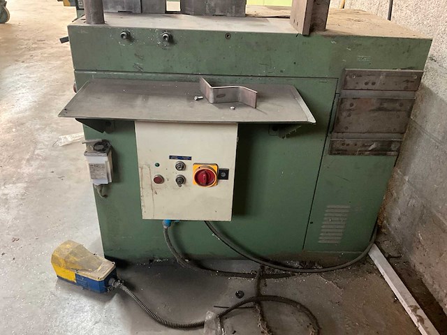 Simasv t22/200 horizontale buigmachine 22ton - afbeelding 7 van  7