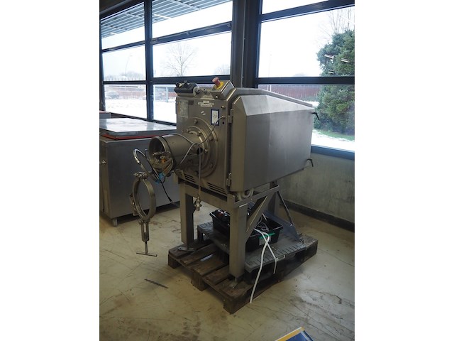 Simo - afbeelding 2 van  8