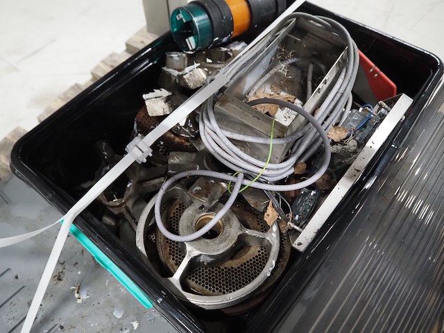 Simo - afbeelding 2 van  13