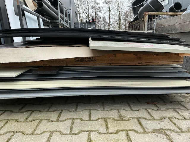 Simona partij kunststof plaatmateriaal - afbeelding 1 van  4
