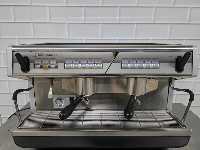 Simonelli - nuova - 2 groeps -rvs- espressomachine - afbeelding 2 van  9