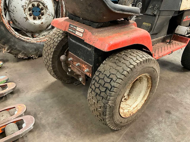 Simplicity 6216 minitractor - afbeelding 13 van  15