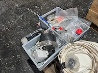 Simrad radar en bootonderdelen - afbeelding 2 van  2