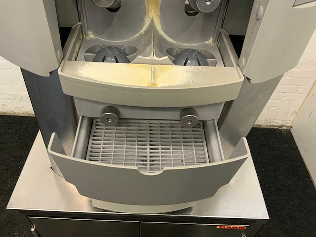 Sinaasappelpers machine - afbeelding 3 van  16