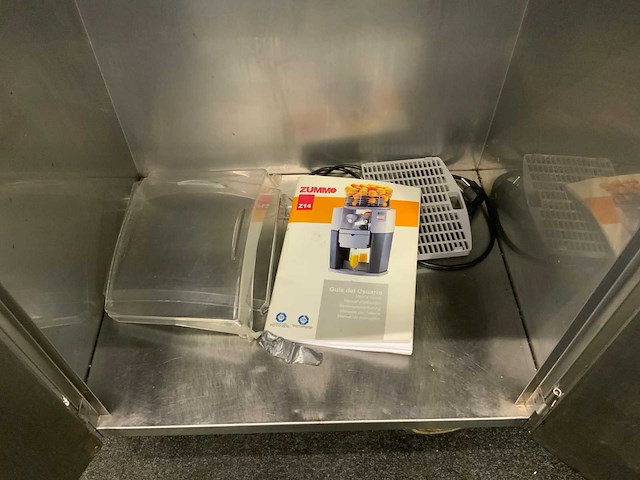 Sinaasappelpers machine - afbeelding 6 van  16