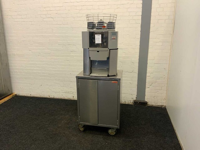 Sinaasappelpers machine - afbeelding 9 van  16