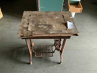 Singer antieke naaimachine - afbeelding 1 van  2