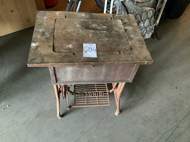 Singer antieke naaimachine - afbeelding 2 van  2