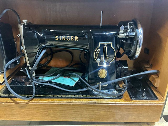 Singer naaimachine - afbeelding 1 van  11