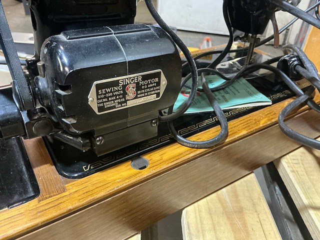 Singer naaimachine - afbeelding 6 van  11
