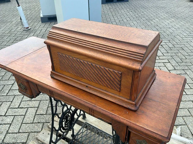 Singer naaimachine - afbeelding 9 van  14