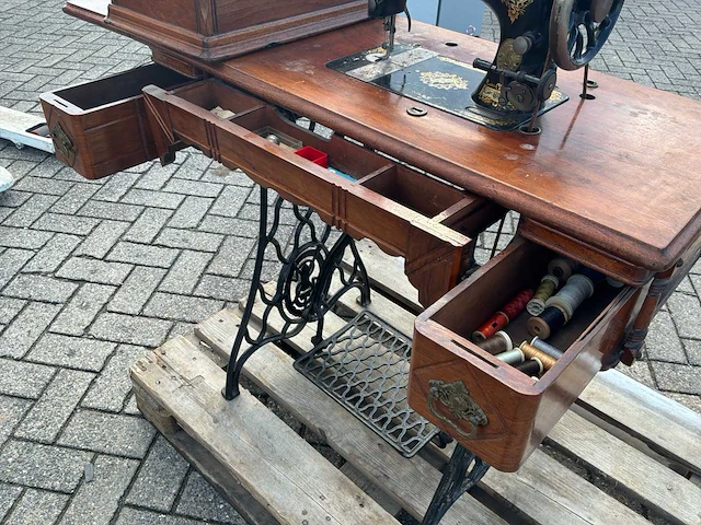 Singer naaimachine - afbeelding 14 van  14
