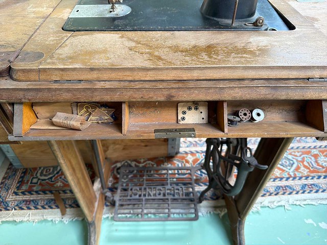 Singer naaimachine - afbeelding 4 van  4