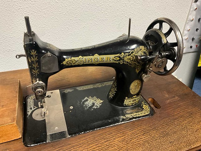 Singer nostalgische naaimachine - afbeelding 3 van  9