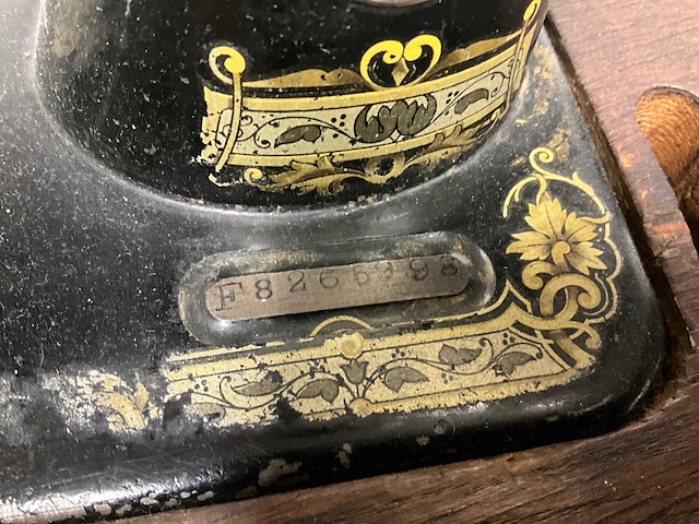 Singer nostalgische naaimachine - afbeelding 7 van  9