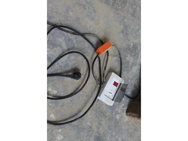 Single phase vibrator kraft&dele model kd1821 met schakelaar en variabel toerental. - afbeelding 2 van  4