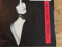 Single sandii & sunsetz