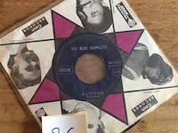 Single the blue diamonds