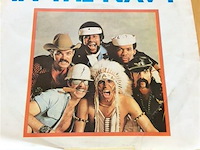 Single village people - afbeelding 1 van  2