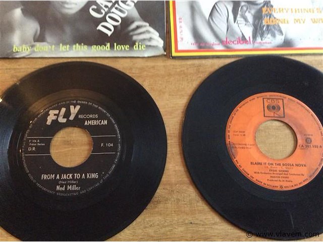 Singles lot - afbeelding 3 van  3