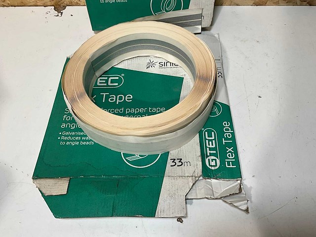 Siniat staal versterkt hoektape (2x) - afbeelding 3 van  3