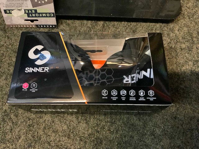 Sinner rek met brillen - afbeelding 3 van  7