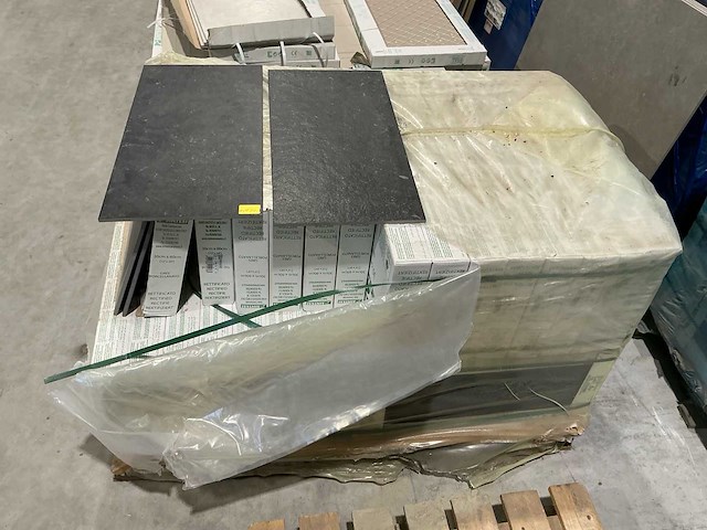 Sintest poseidon 300x600 black vloertegel 51m² - afbeelding 6 van  9