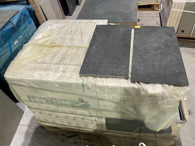 Sintest poseidon 300x600 black vloertegel 51m² - afbeelding 7 van  9