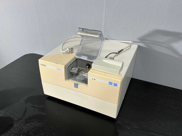 Sirona - cerec 3 - freesmachine - afbeelding 1 van  12