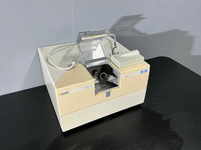 Sirona - cerec 3 - freesmachine - afbeelding 6 van  12