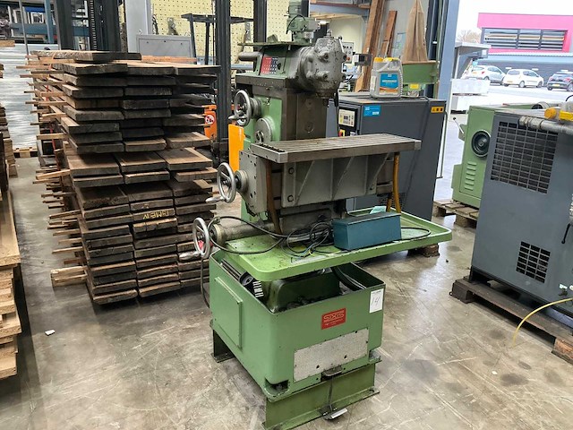 Sixis s-103 freesmachine - afbeelding 1 van  14