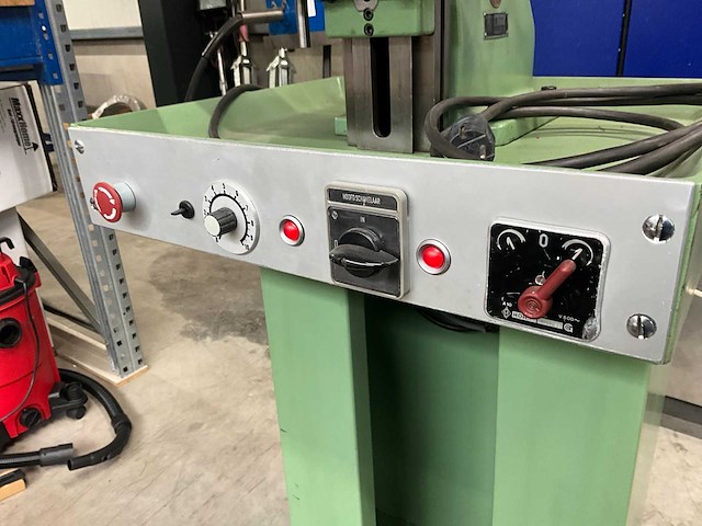 Sixis verticale steekmachine - afbeelding 7 van  8