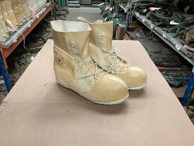 Size 3 r extreme cold weather bunny boot - afbeelding 1 van  3