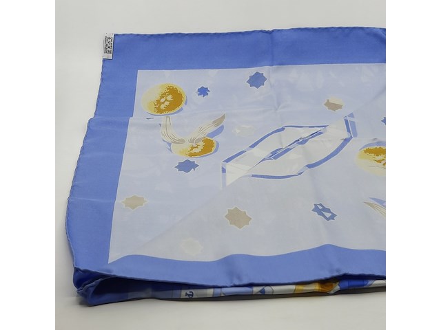 Sjaal, hermès, lichtblauw, wit en goud "sous les orangers" van dimitri rybaltchenko - afbeelding 2 van  13