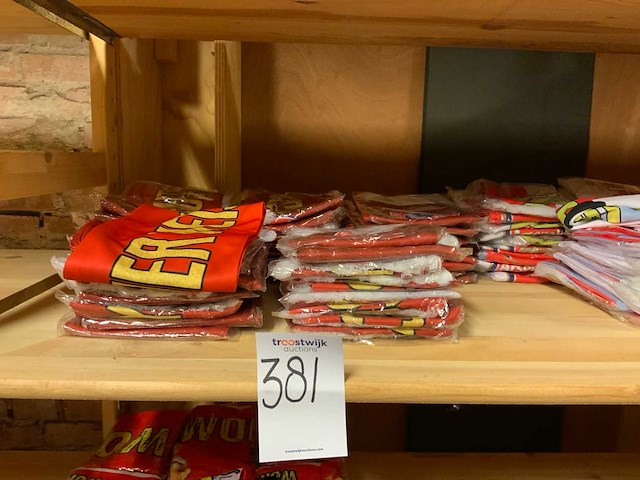 Sjaals bajern münchen kampioen 2017-2018 (50x) - afbeelding 1 van  2