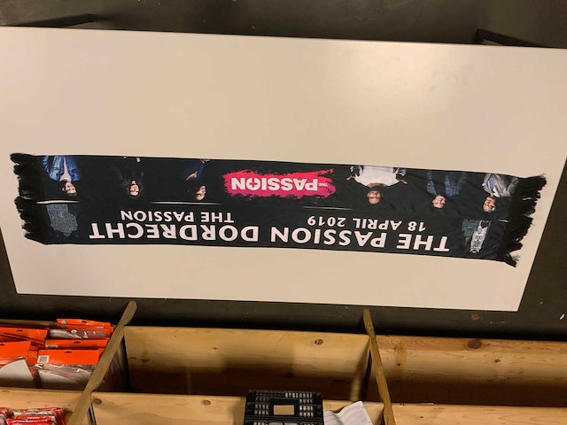 Sjaals the passion dordrecht 2019 (50x) - afbeelding 1 van  2