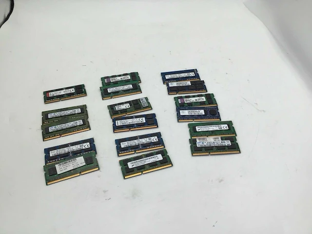 Sk hynix samsung micron ddr3 en ddr2 sodimm geheugen modules (17x) - afbeelding 4 van  5