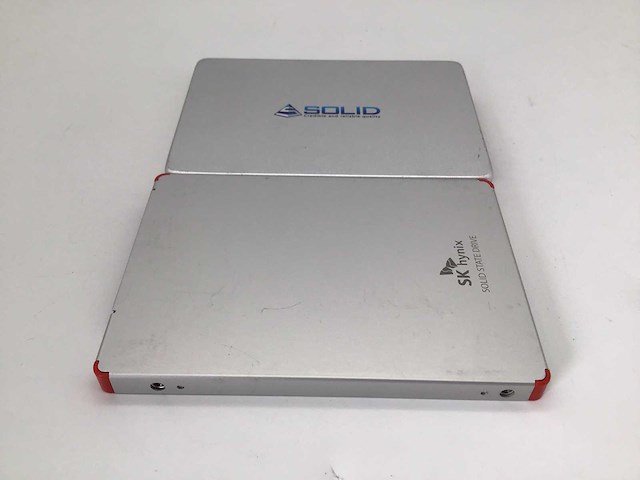 Sk hynix solid 240gb + 256gb sata ssd interne hardeschijf (2x) - afbeelding 2 van  5