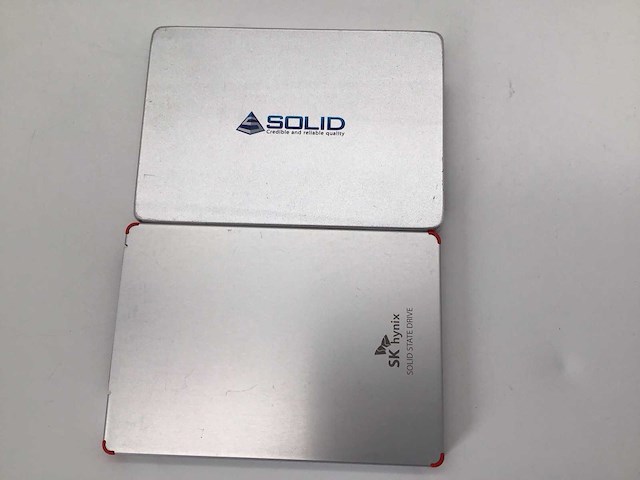 Sk hynix solid 240gb + 256gb sata ssd interne hardeschijf (2x) - afbeelding 3 van  5
