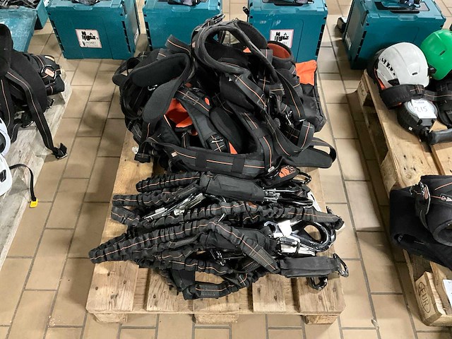 Skalt harnassen en vanglijnen (20x) - afbeelding 1 van  4