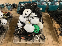 Skalt/petzl veiligheidshelmen, harnassen en vanglijnen (30x) - afbeelding 1 van  4
