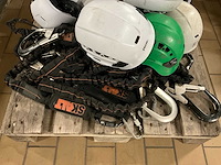 Skalt/petzl veiligheidshelmen, harnassen en vanglijnen (30x) - afbeelding 3 van  4