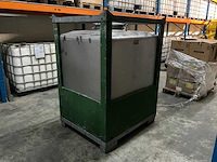 Ske roestvrijstalen opslagtank met gegalvaniseerd frame - afbeelding 2 van  7