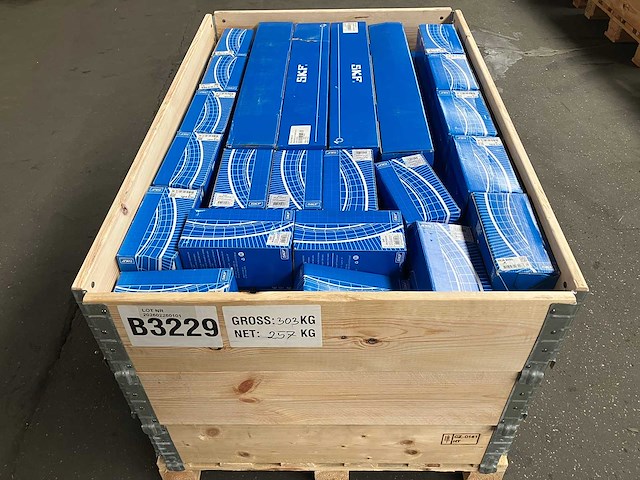 Skf - partij aandrijfcomponenten & assen 257kg - afbeelding 1 van  5