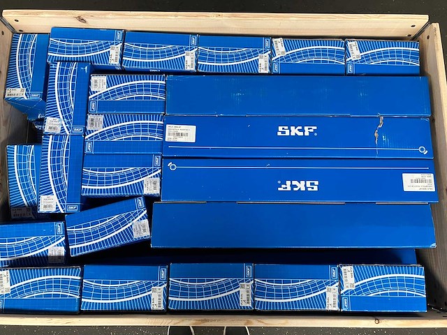 Skf - partij aandrijfcomponenten & assen 257kg - afbeelding 2 van  3